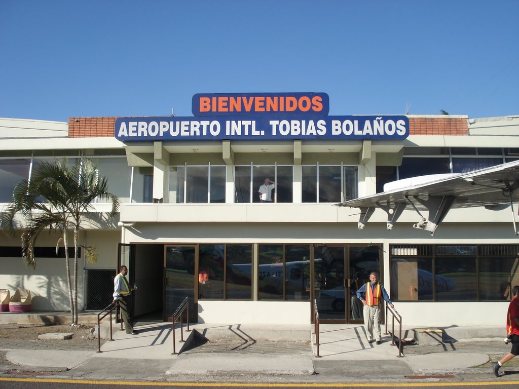 Aeropuerto-INTL.-Tobias-Bolaños